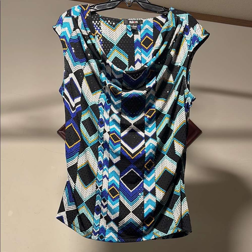 Style & Co Black and White Sleeveless Graphic Blouse